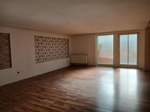 Foto - Zentrale Wohnung mit 4-Zimmern - 930,00 EUR Kaltmiete,