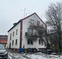 Mehrfamilienhaus mit 3 Wohneinheiten & Gewerbe - zentrale Lage - Deggendorf