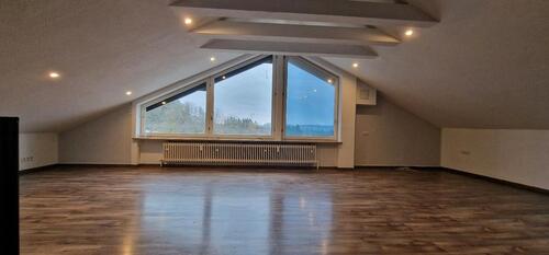 Foto - 3 Zimmer DG Wohnung - 1.250,00&nbsp;EUR Kaltmiete, ca.&nbsp; 76,50&nbsp;m&sup2;