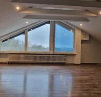 3 Zimmer DG Wohnung - 1.250,00&nbsp;EUR Kaltmiete, ca.&nbsp; 76,50&nbsp;m&sup2; in Leonberg (PLZ: 71229)