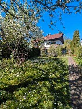 Foto - Großzügiges Haus mit idyllischem Garten (Erbpacht)