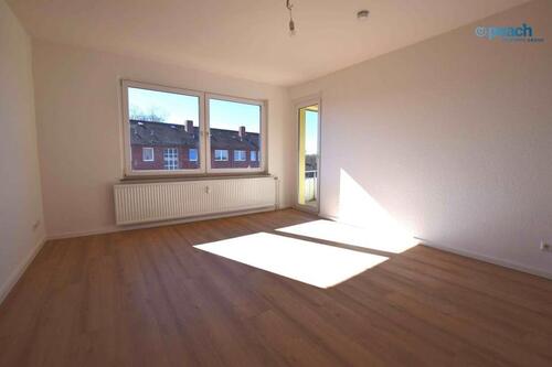 Foto - +++ Renovierte 3-Raumwohnung mit Balkon und Tageslichtbad +++