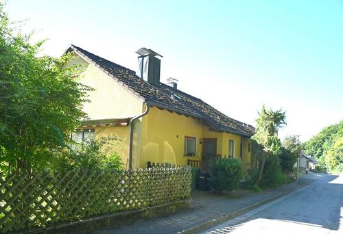 Foto - Zweifamilienhaus in Pappenheim - 320.000,00 EUR Kaufpreis,