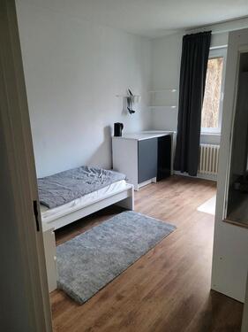 Foto - Privates Zimmer mit eigenem Bad, vollmöbliert - bezugsfertig