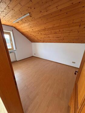 Foto - 4 Zimmer Dachgeschoßwohnung zur Miete in Tiefenbach