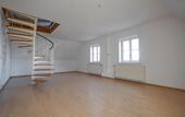 Foto - 100 m² Dachgeschosswohnung in stadtnaher Lage zu vermieten