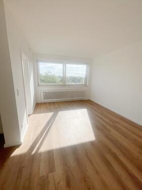 Foto - Modernisierte 4-Zimmer-Wohnung mit Aufzug und Sonnenbalkon in Blankenhagen