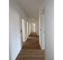 Frisch Renovierte, 5-Zimmer Wohnung, EBK, ab sofort, Top Lage - Straubing