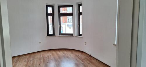 Foto - 95 qm - 5 Zimmer Wohnung mit 2 Bädern und Küche mit Fenster