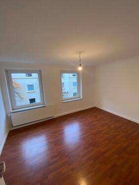 Foto - Helle 2-Zimmer-Wohnung mit Wohnküche in zentraler Lage – Bunsenstraße 99, 45145 Essen (1. OG)