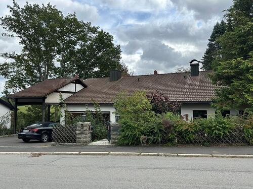 Foto - Großes Einfamilienhaus mit Einlliegerwohnung mit Potenzial