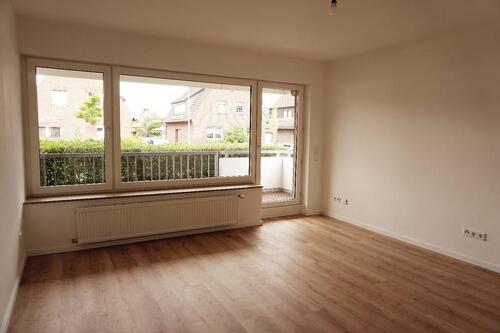 Foto - Frisch renovierte 2-Zimmer Wohnung EG mit Balkon & Einbauküche