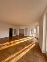 Foto - Große, lichtdurchflutete Wohnung - zentral & dennoch ruhig