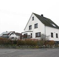 Geräumiges Einfamilienhaus mit ca. 1000 m² Grundstück & Nebengeb. - Dornburg Geräumiges Einfamilienhaus mit ca. 1000 m² Grundstück & Nebengeb. - Dornburg