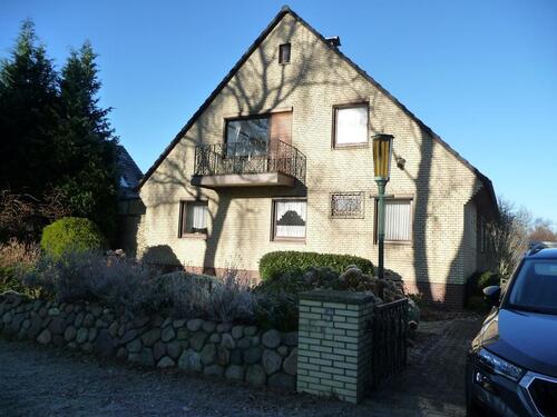 Foto - Zweifamilienhaus mit großem Garten und Vollkeller