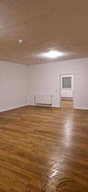 Foto - Moderne 2-Zimmer Wohnung kernsaniert 2023 mit Küche & Stellplatz