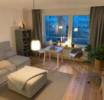 Lichtdurchflutete 2-Zimmer-Wohnung, Eichenparkett, Südwestbalkon - Laatzen