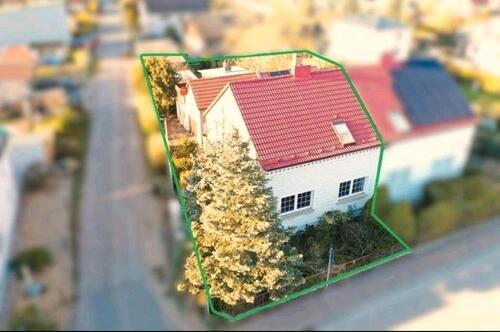 Foto - Charmante Doppelhaushälfte + Grundstück und Einliegerwohnung