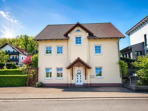 Foto - Mehrfamilienhaus, Wohnhaus in Biebergemünd zum Kaufen
