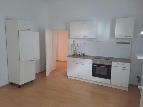 Foto - 2 Zimmer mit Wohnküche und Bad - 500,00 EUR Kaltmiete,