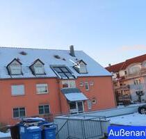 Einziehen und wohlfühlen! Helle DG-Wohnung mit TG-Stellplatz in B - Bad Neustadt an der Saale