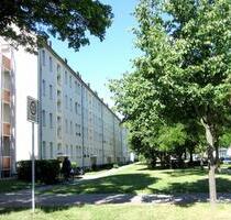 Charmante 1-Raumwohnung mit Balkon in zentraler Wohnlage *ideal für StudentenAzubis* - Köthen (Anhalt)