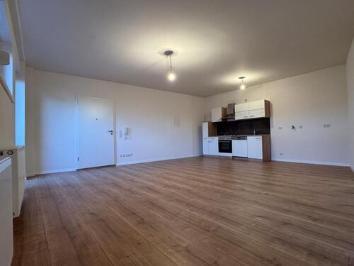 Foto - 2 Zimmer, Bad inkl. neuer EBK, Erdgeschoss mit Terrasse