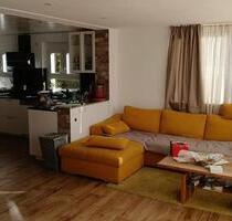 Renovierte EG-Wohnung (107 m²) mit Terrasse, Garten & Stellplatz - Täferrot