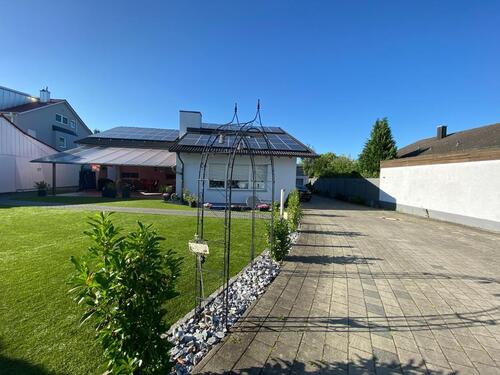 Foto - Großzügiges Einfamilienhaus mit Pool & PV- Solaranlage