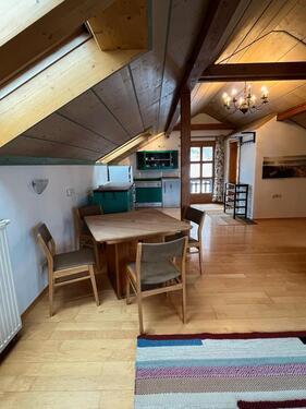 Foto - 1 Zimmer Dachgeschoßwohnung zur Miete in Burghausen