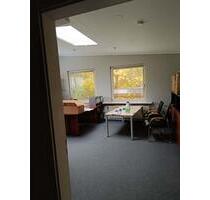 Lagerhalle mit Büroflächen zur untervermieten - Norderstedt Glashütte