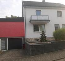 Einfamilienhaus mit EBK, Kamin, 2Terrassen, + 1200qm Obstbäume - Mandelbachtal
