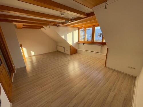 Foto - 1,5 Zi-Dachgeschosswohnung, über 2 Etagen, EBK, Bad, 60m²,H-Südst