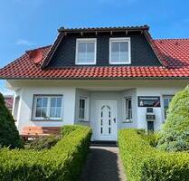 Exklusive Doppelhaushälfte 120qm+Garage+2xCarports+Küche+Kamin+… - Sollstedt