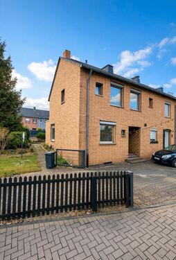 Foto - Reihenendhaus Haus mit möglichem großem Baugrundstück