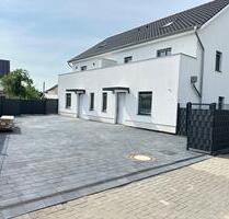 Moderne Doppelhaushälfte mit Garten, Terrasse und zwei Balkonen - Braunschweig Wabe-Schunter-Beberbach
