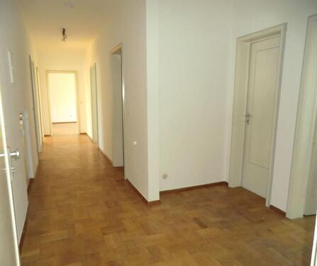 Foto - Altbau-Flair - Zentrumsnahe 4 Zimmer Wohnung mit Balkon
