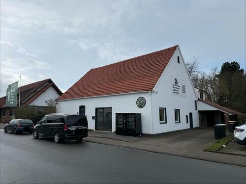 Foto - Zentrale Doppelhaushälfte mit Carport und Garten