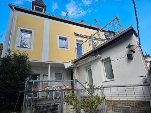 Foto - HAUS MIT 6 WOHNEINHEITEN, 2 TERRASSEN UND KELLER
