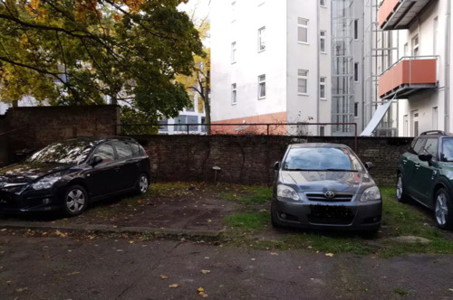 Foto - Stellplatz Parkplatz mieten Berlin Friedenau Transporter PKW KFZ