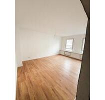 Neuer Glanz nach Sanierung: Modernisierte und lichtdurchflutete Wohnung - Olpe