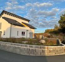 Massives Einfamilienhaus in Feldrandlage - Waldsolms