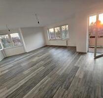 Geräumige Wohnung (3 Zimmer) in zentraler Lage mit Balkon - Tostedt