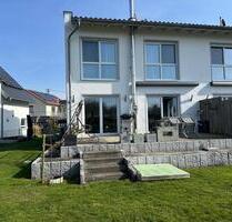 Moderne Doppelhaushälfte - 1.700,00&nbsp;EUR Kaltmiete, ca.&nbsp; 145,00&nbsp;m&sup2; in Günzburg (PLZ: 89312)