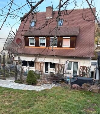 Foto - Zweifamilienhaus in zentraler Lage, teilrenoviert