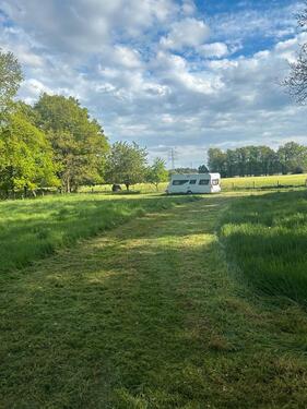 Foto - Außenstellplatz für Wohnwagen Wohnmobile und weiteres
