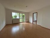 Foto - 2-Zi. EG-Wohnung mit Terrasse u. Gartenanteil inkl. TG-Stellplatz