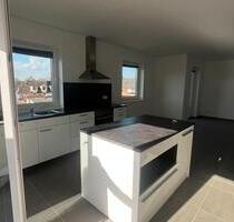 ZU SOFORT!! 3 - Zimmer - Penthouse, Badewanne, Strom + Gas - Wilhelmshaven Altengroden