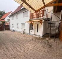 Gepflegtes Mehrfamilienhaus mit 3 Wohneinheiten - ruhige Lage - Zeiskam