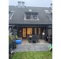 Familienfreundliches Mittelreihenhaus in Norderstedt Glashütte